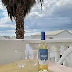 Apartamento Cozy And Sunny Over The Rooftops Puerto del Carmen (Lanzarote)